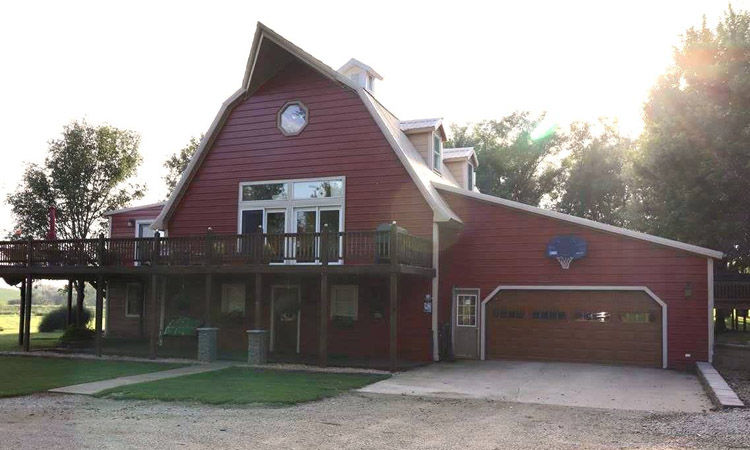 2939 Jewell, Smithland - $339,000